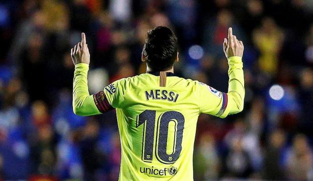 Messi La Ligada gol krallığı yarışında ilk sıraya yükseldi