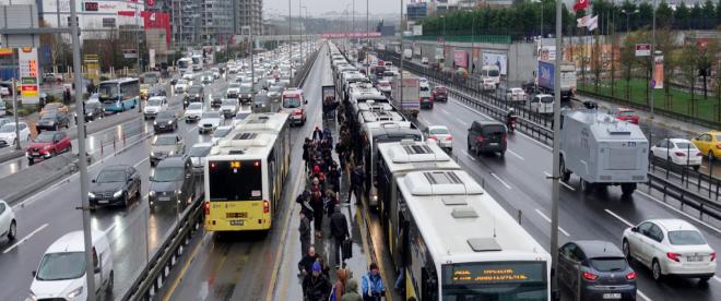 İETT, metrobüs kazalarını masaya yatırdı