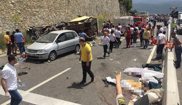 Muğlada feci kaza : 24 kişi hayatını kaybetti