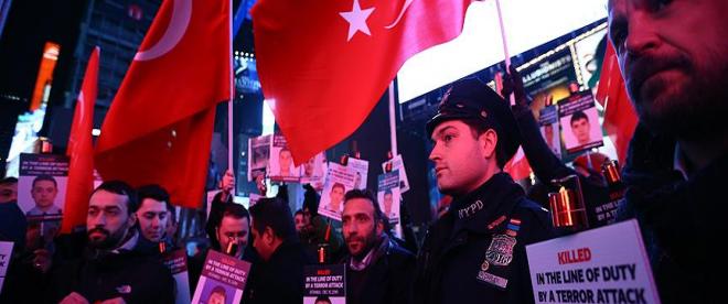 New York Polisi, Times Meydanında İstanbul şehitlerini andı