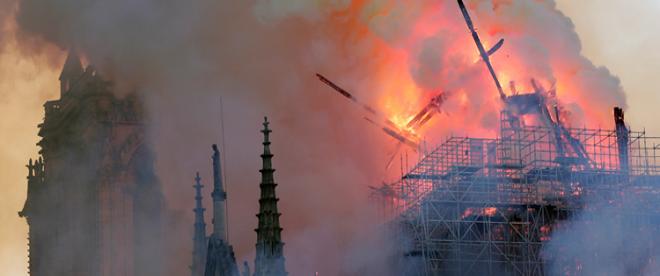 Notre Dame Katedralindeki yangın söndürüldü