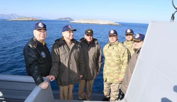 Orgeneral Akar, Kardak Kayalıklarında!