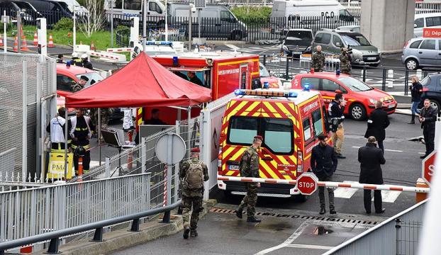 Paris Orly Havalimanındaki saldırganın kimliği açıklandı!