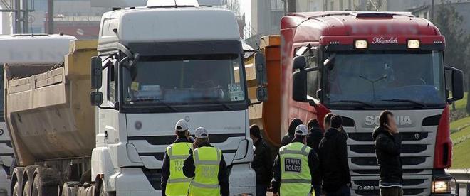 Rüşvet iddiasıyla 60ı polis 102 kişi gözaltında