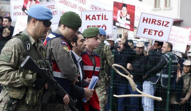 Şehit Halisdemir davası öncesi sanıklar protesto edildi