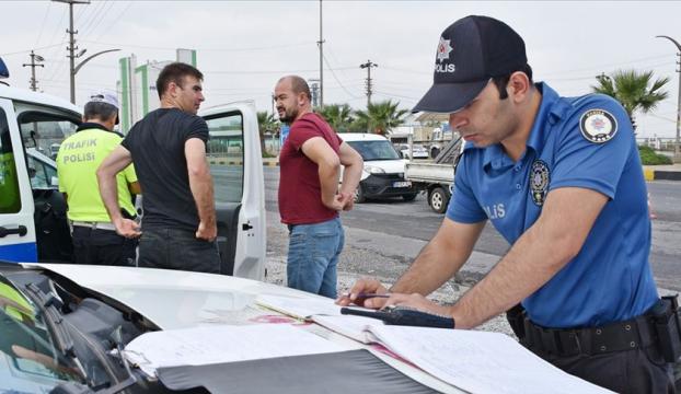 Araçta sigara içen 5 bin sürücüye ceza