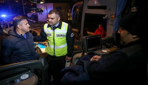 Sivil polislerden yolcu otobüslerinde trafik denetimi