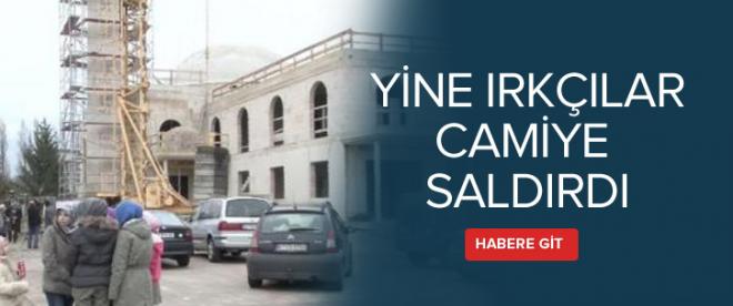 Almanyada yine camiye ırkçı saldırı