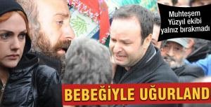 Bebeğiyle uğurlandı!