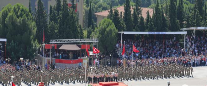 Manisada gıda zehirlenmesinin yaşandığı kışlada yemin töreni gerçekleştirildi