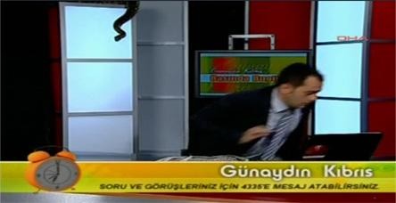 testStüdyoya yılan girdi!