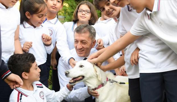 Bakan Selçuktan &quot;Pergel&quot;li paylaşım